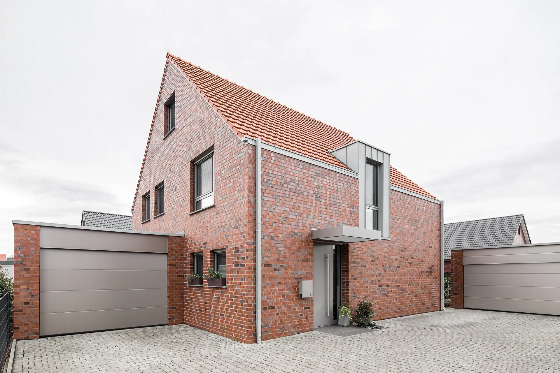 Besonders in der &Uuml;bereck-Perspektive zeigt sich die spielerische Aufteilung der Fassadenfl&auml;chen