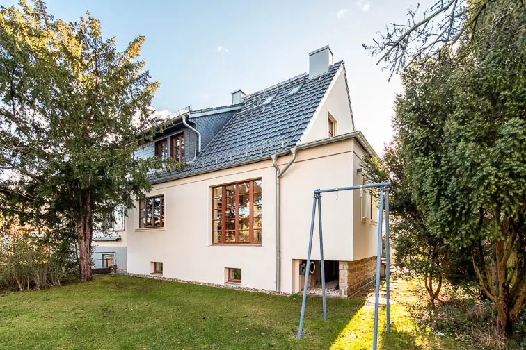 Klare Formen und verwandte Farben markieren einzelne Spielbereiche