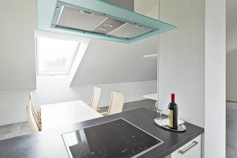 Ein offener Grundriss mit Blickachsen vergr&ouml;&szlig;ert den Raum optisch und streckt ihn in der Breite